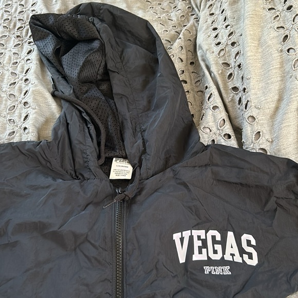 Windbreaker - Picture 2 of 6